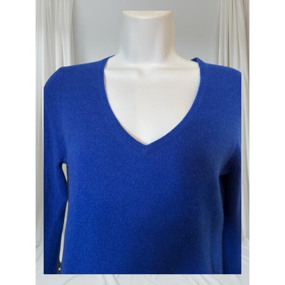 Charter Club Luxury 100% Cashmere V-Neck Sweater Blue Women’s Small Soft Knit - Picture 2 of 8